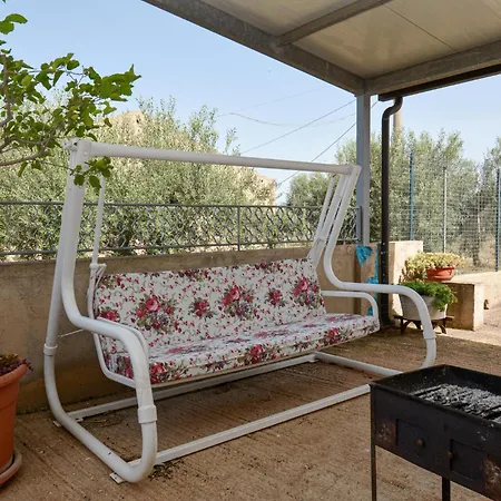 2 Bedroom Pet Friendly Home In Comiso 펜션 *